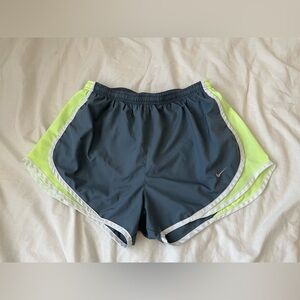 🏷️ Nike Green and Grey Running Shorts